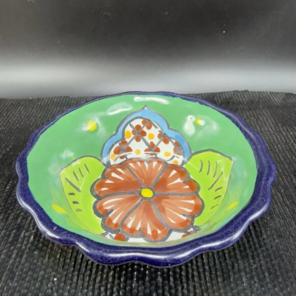 Vintage‎ Hand Made Mexico Pottery Talavera 4inch Dish Salsa Bowl Container Decor